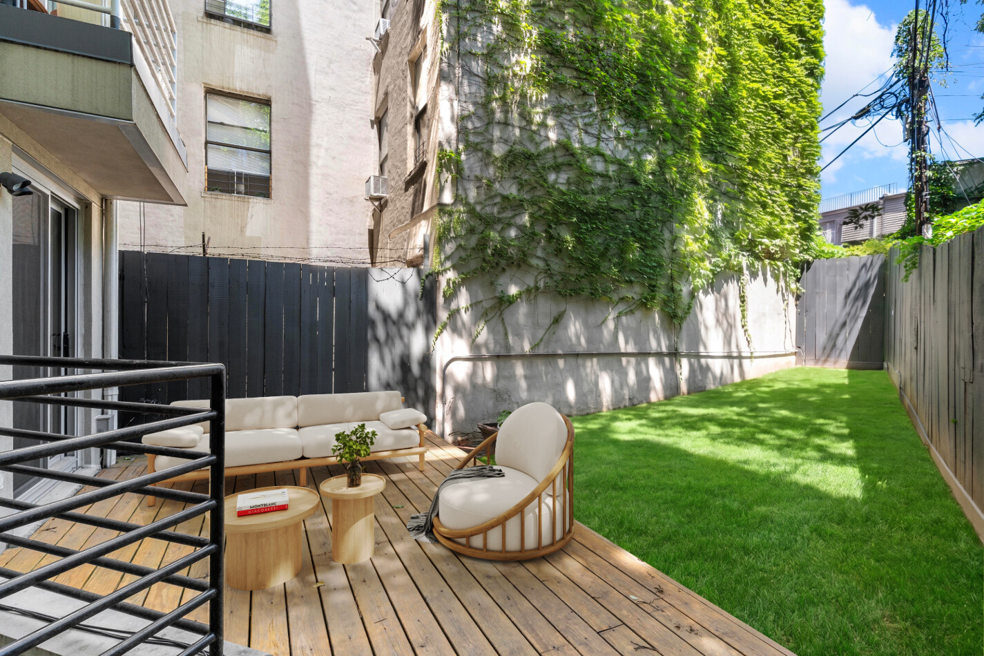 395 S 2ND Street 1