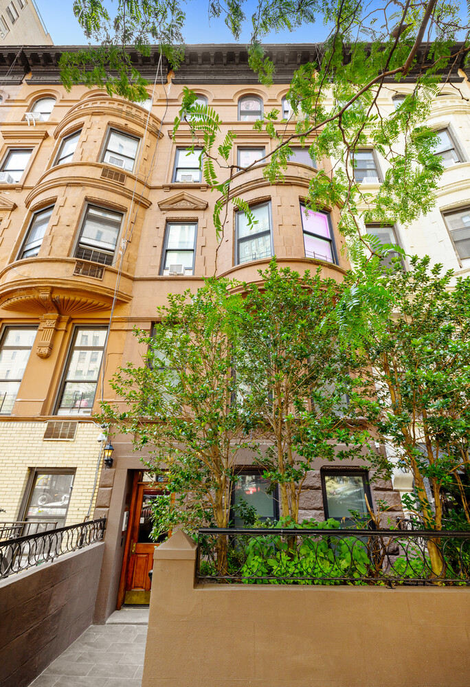28 W 96TH Street 9