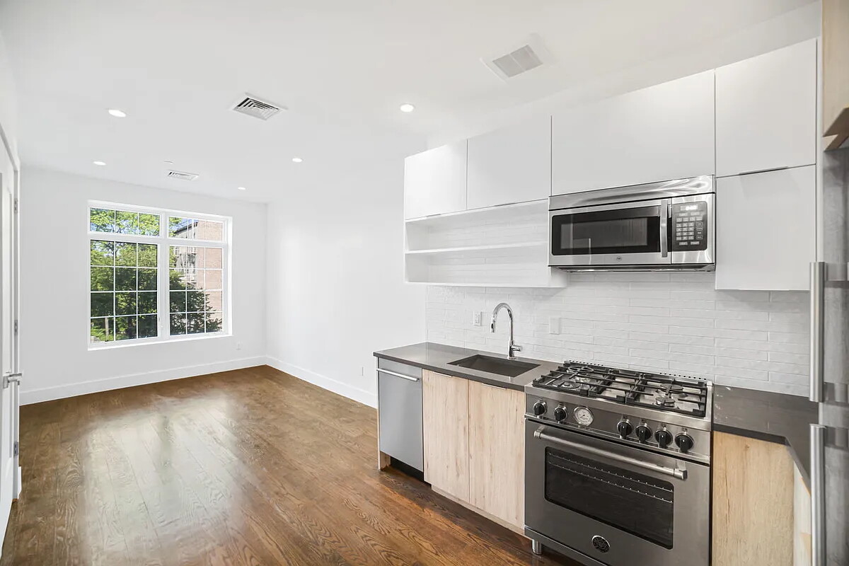 341 NOSTRAND Avenue 302D