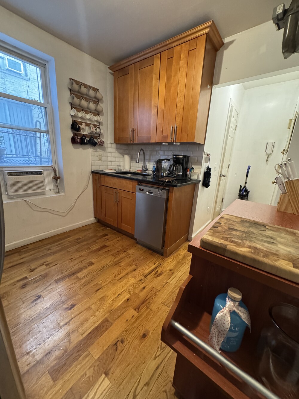264 E 2ND Street 6