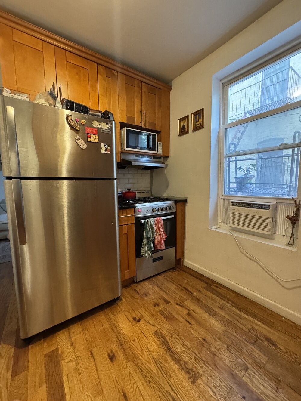 264 E 2ND Street 6