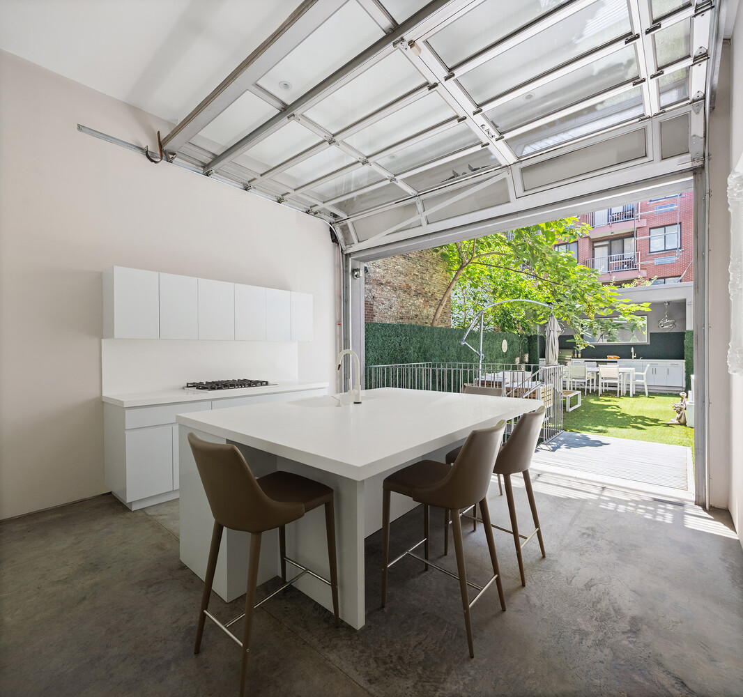 224 E 14TH Street 1