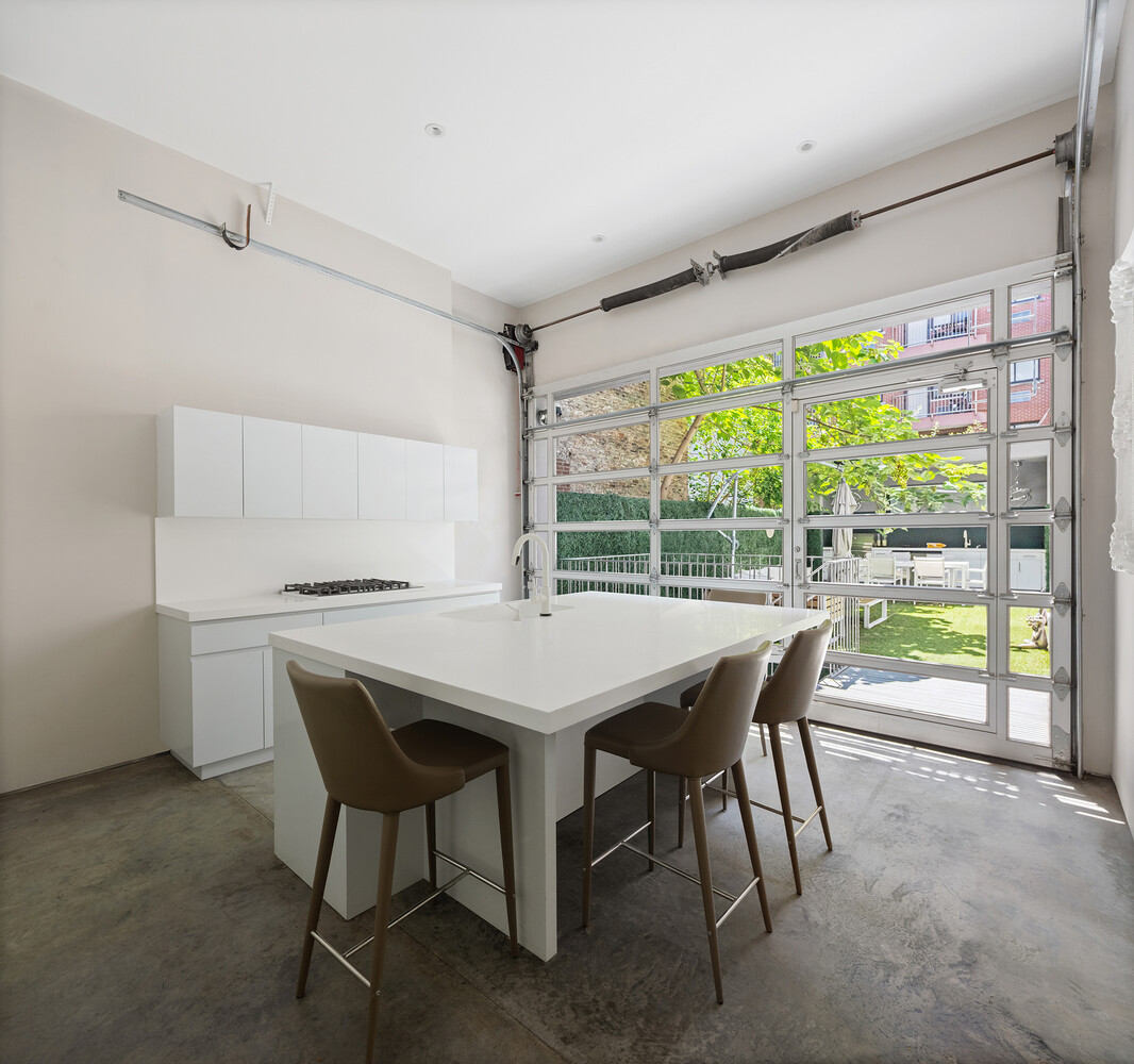 224 E 14TH Street 1