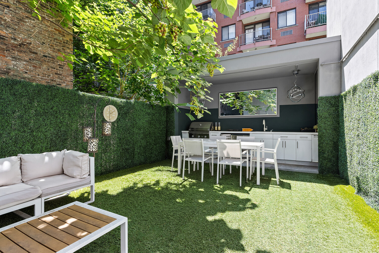 224 E 14TH Street 1