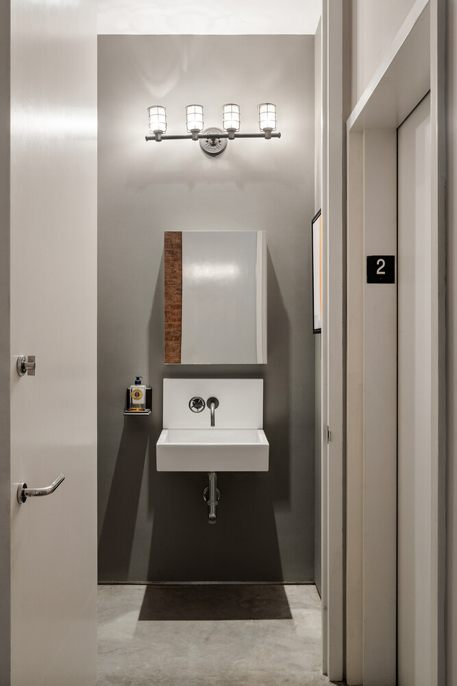 224 E 14TH Street 1