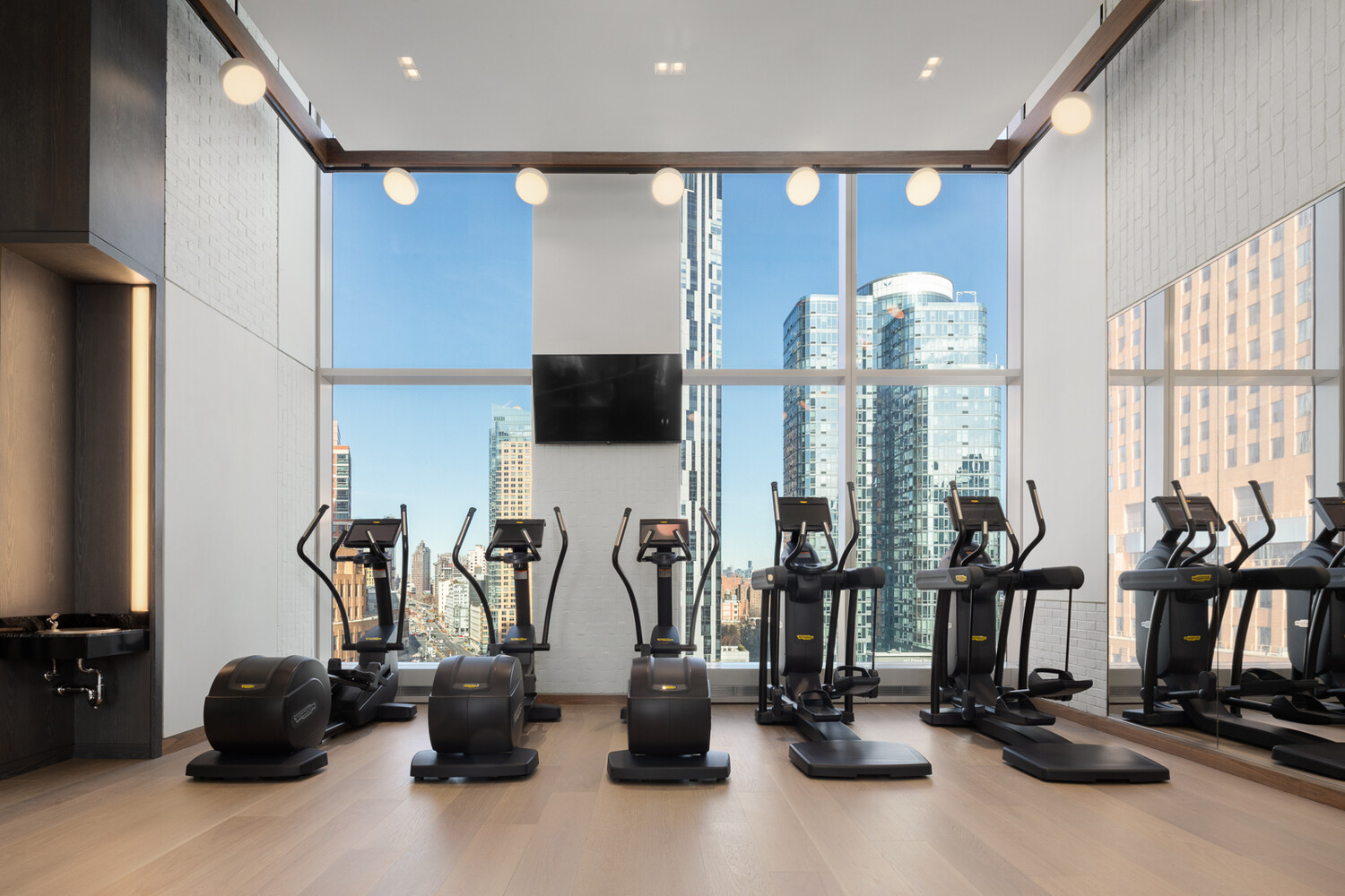 1 CITY Point 41E