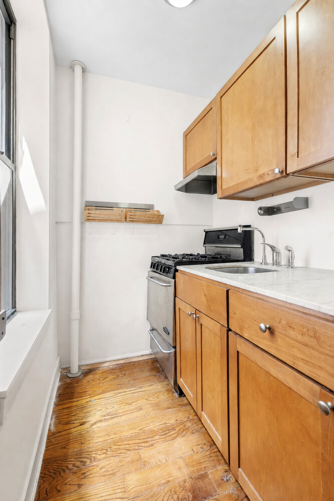 245 W 115TH Street 17