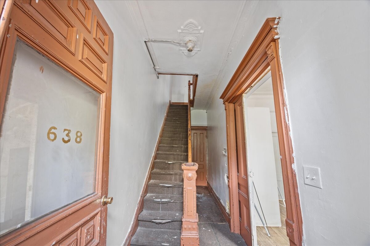 638 HALSEY Street