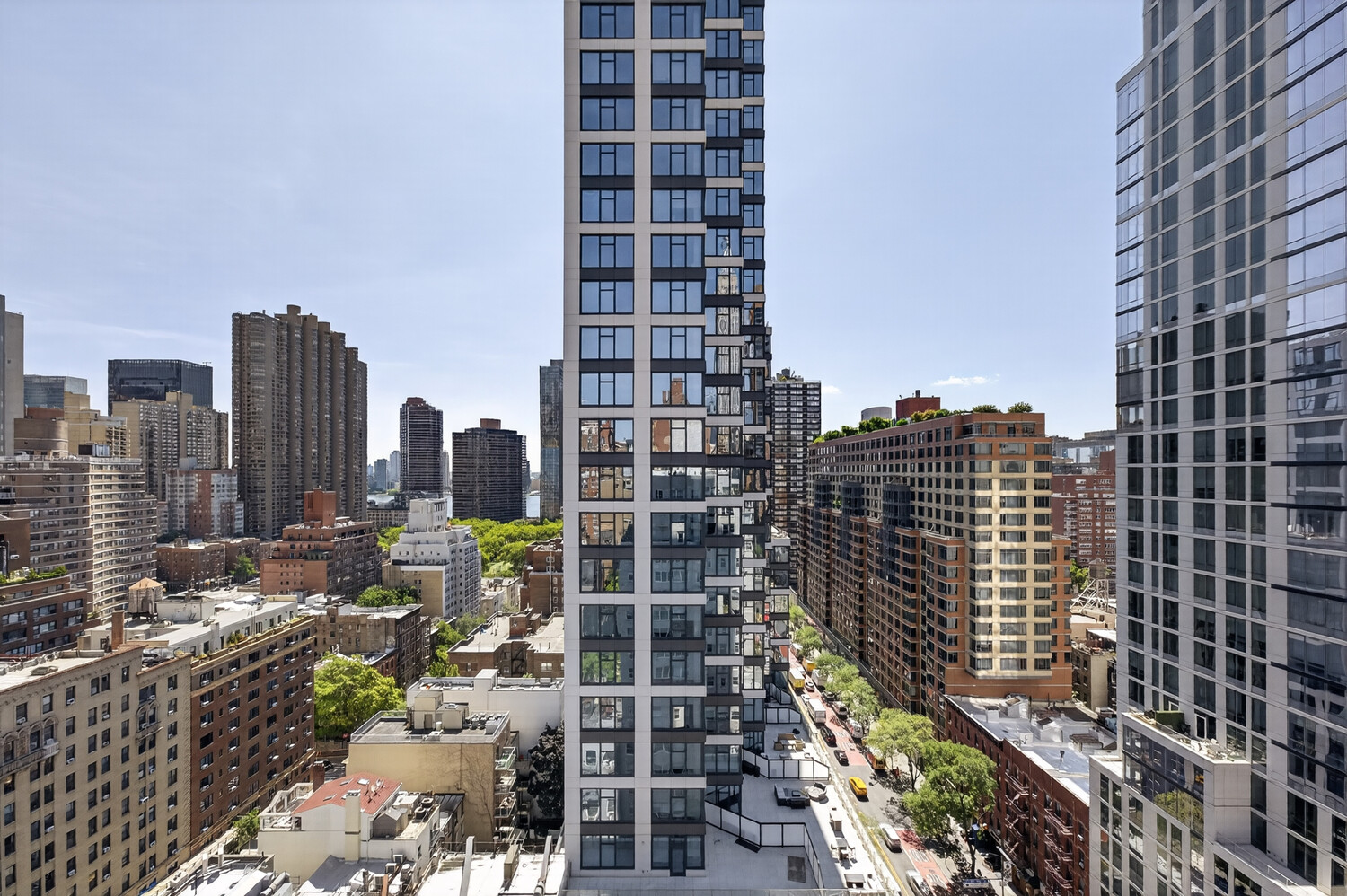 155 E 34TH Street 20K