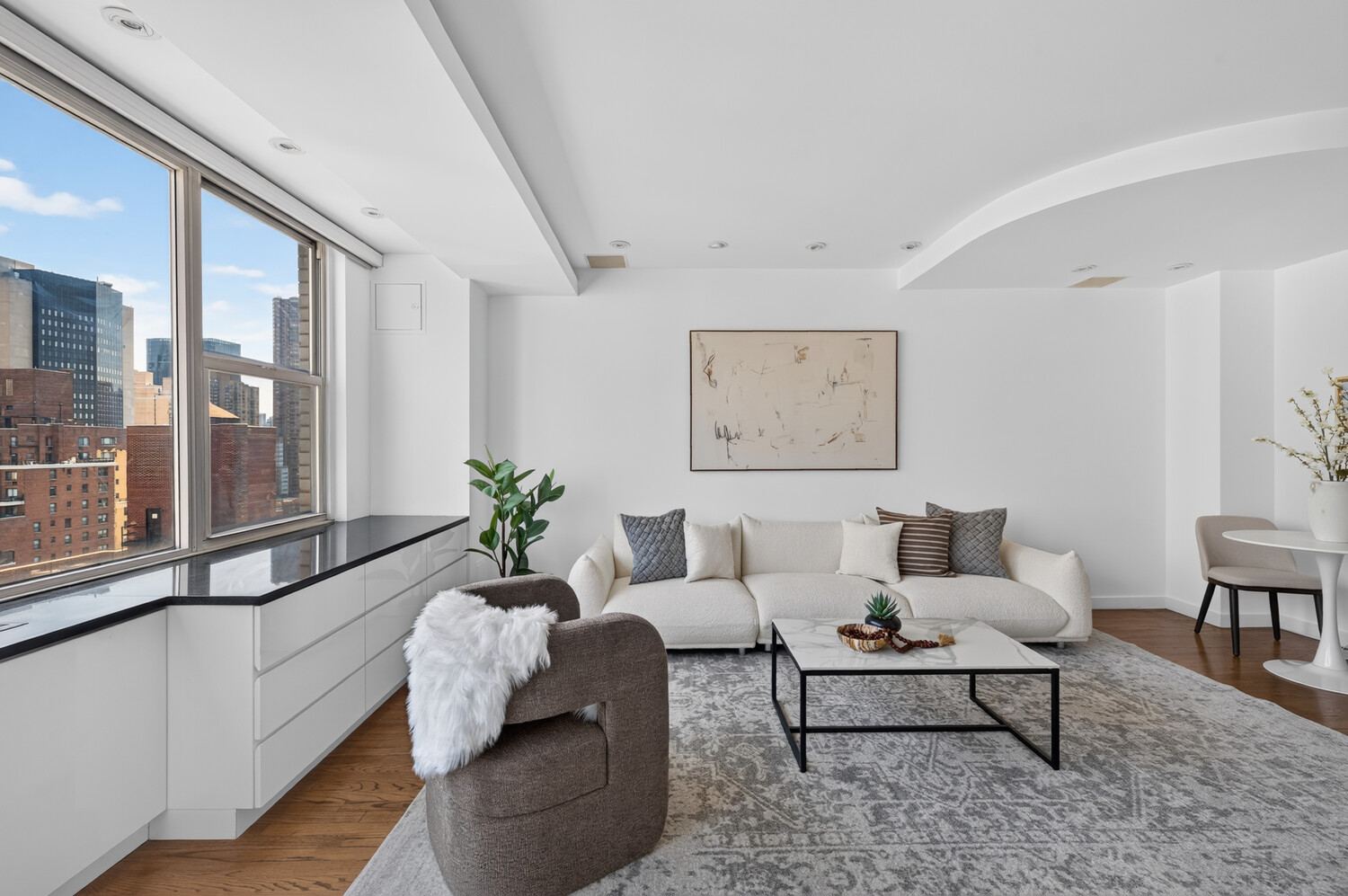 155 E 34TH Street 20K