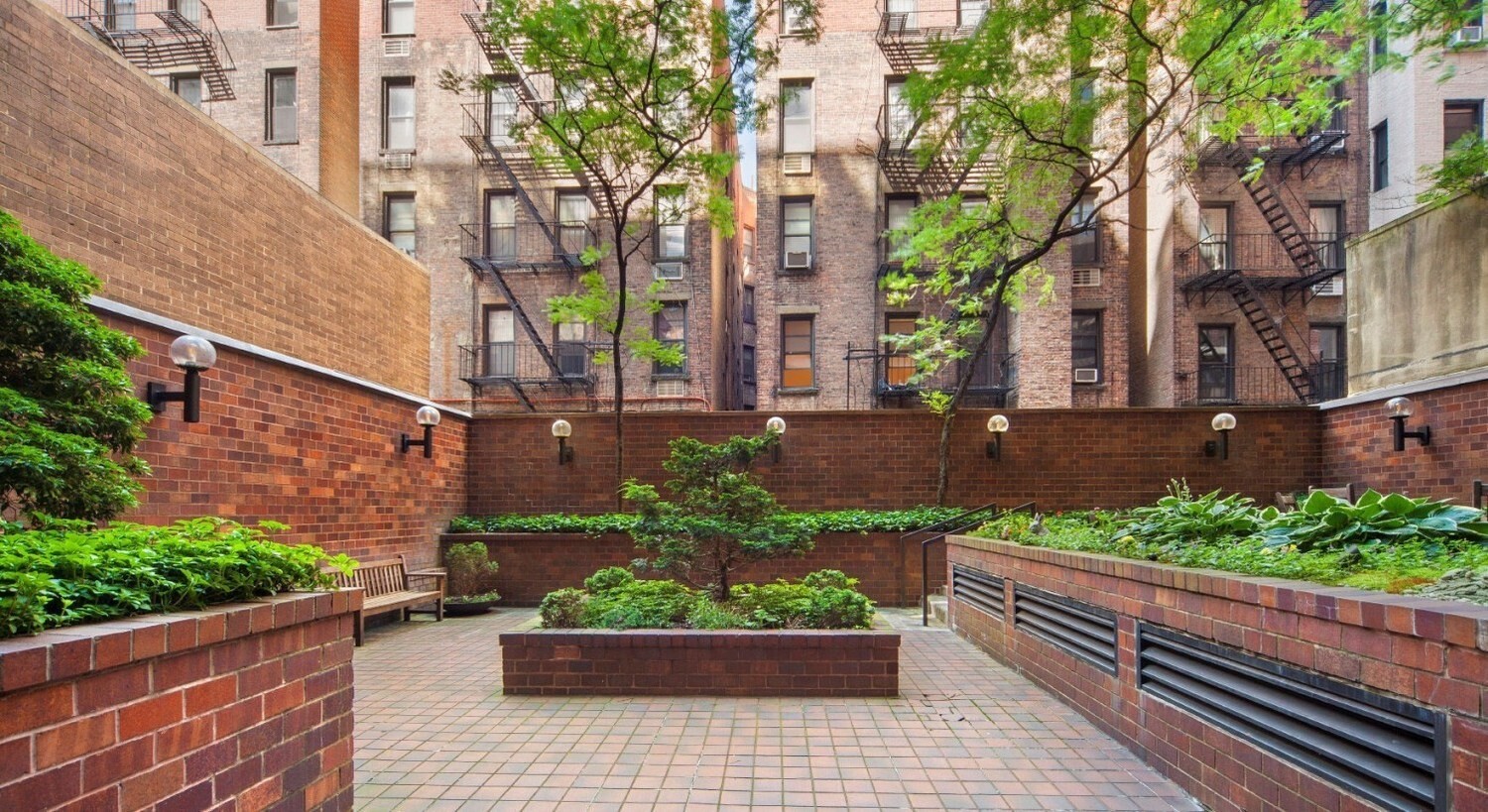 233 E 86TH Street 15B