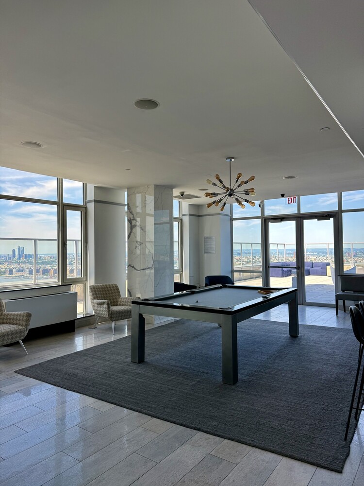 635 W 42ND Street 14D
