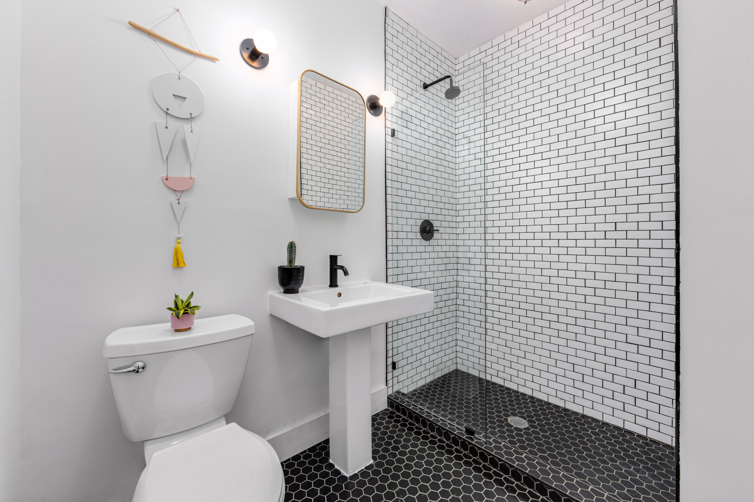 42 MAIN Street 5AB