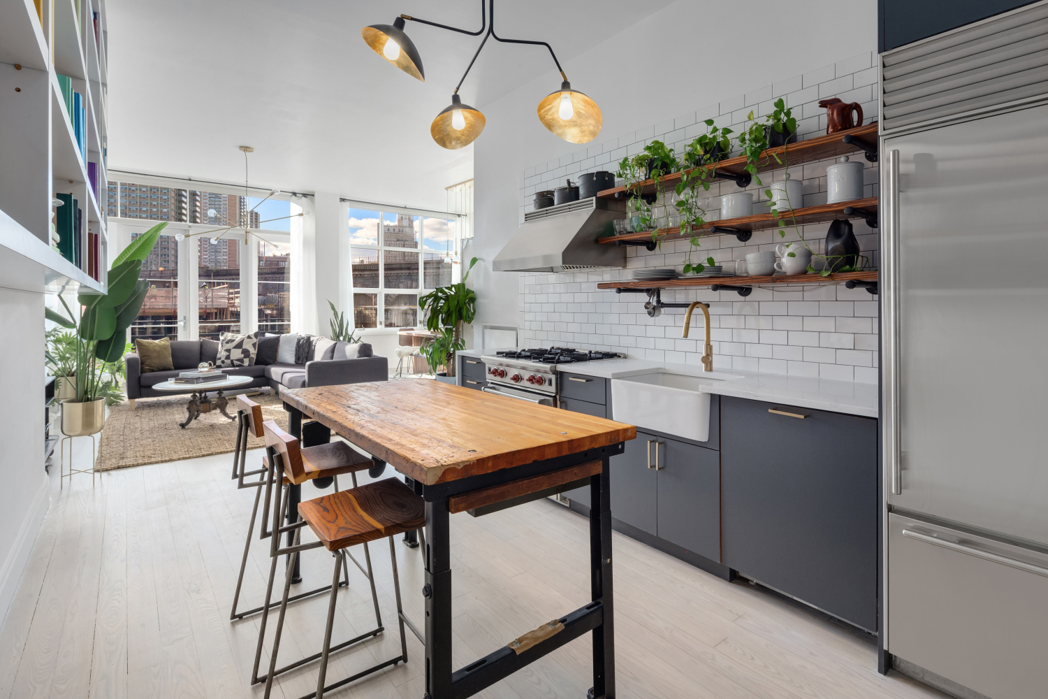 42 MAIN Street 5AB