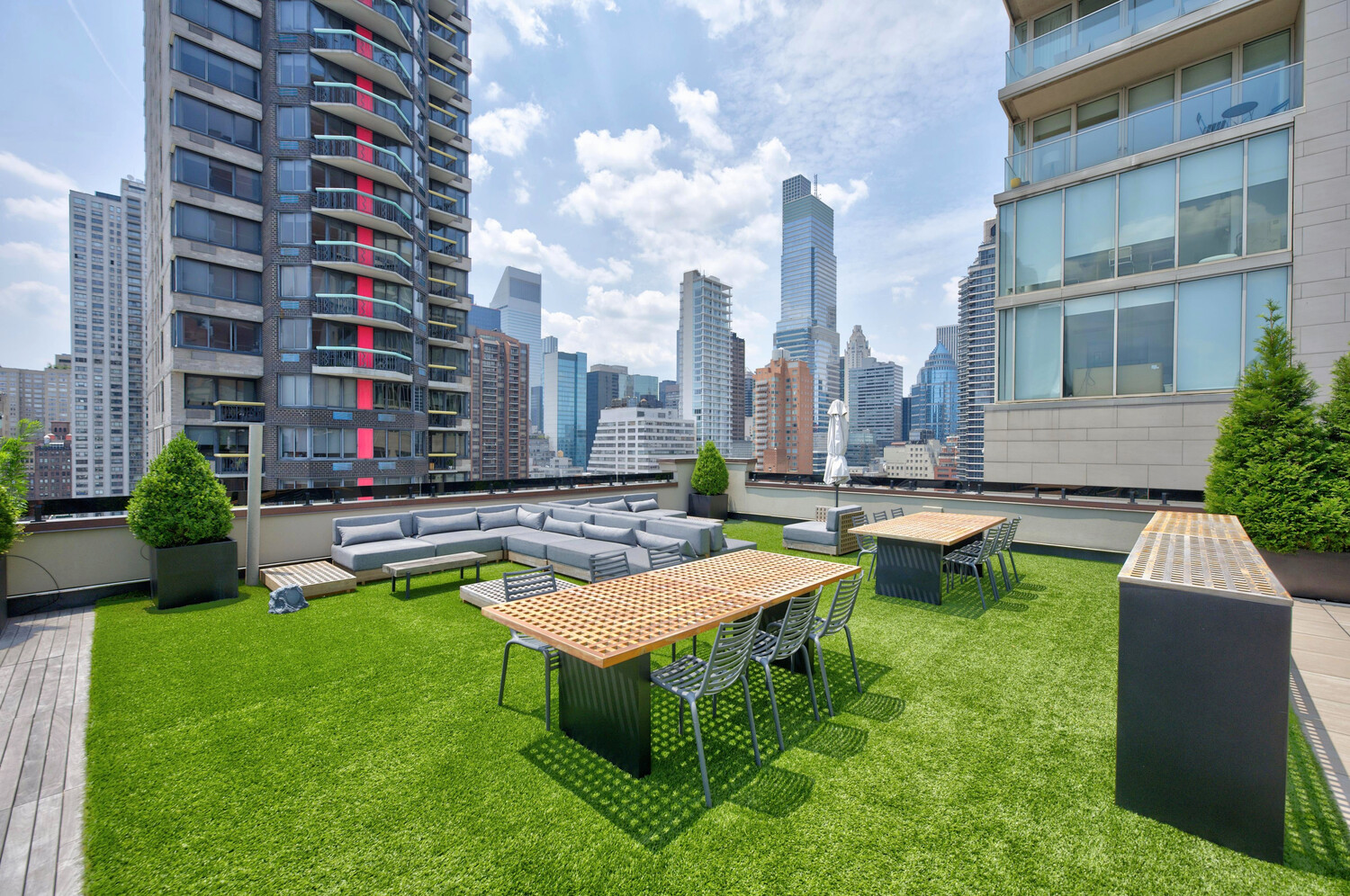 305 E 61ST Street 702