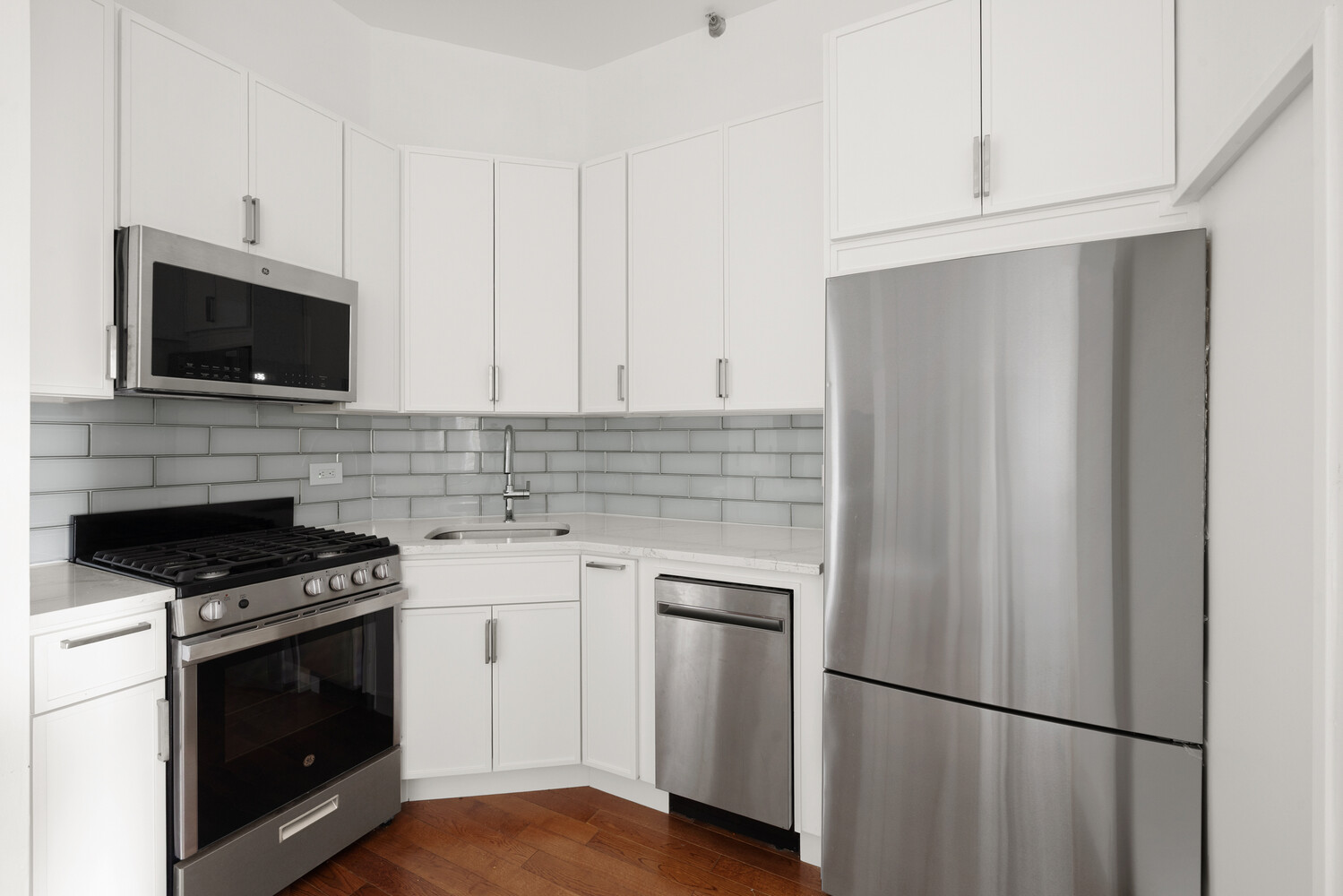120 GREENWICH Street 8H