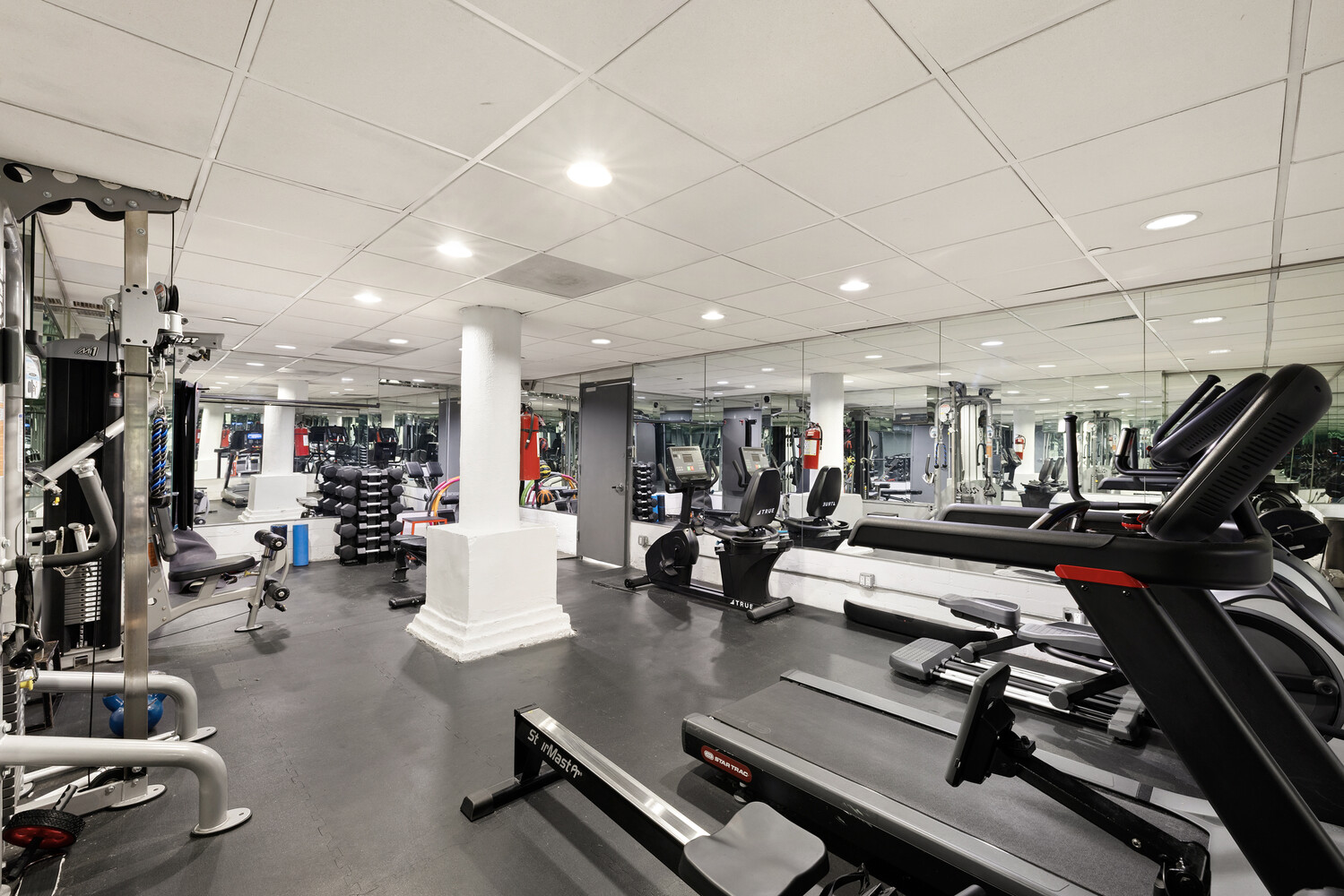 120 GREENWICH Street 8H