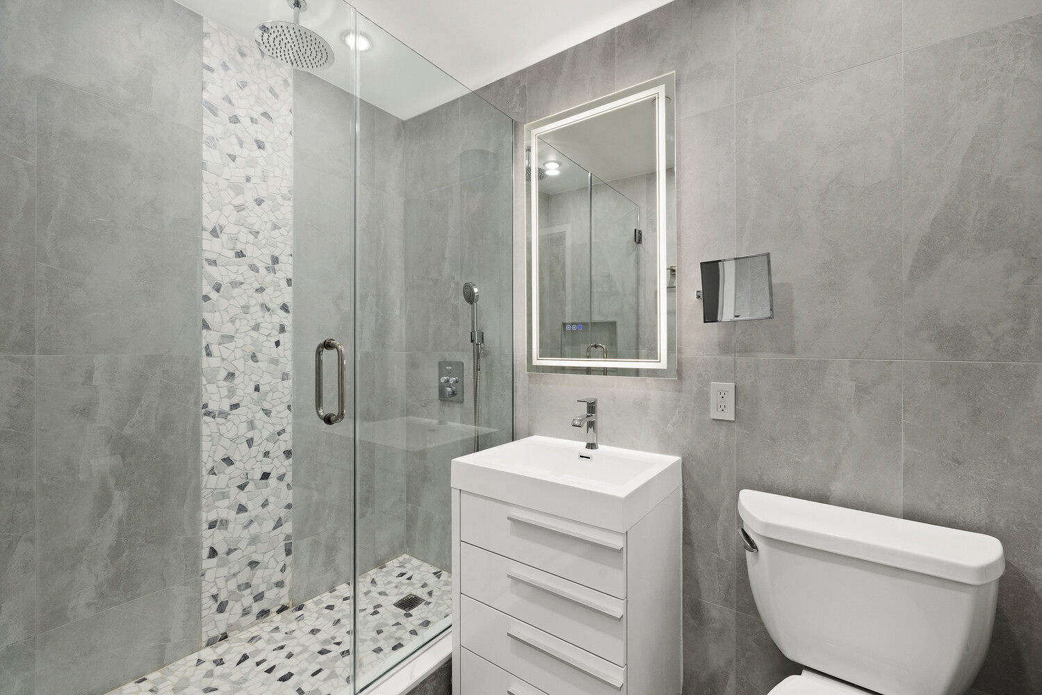 120 GREENWICH Street 8H