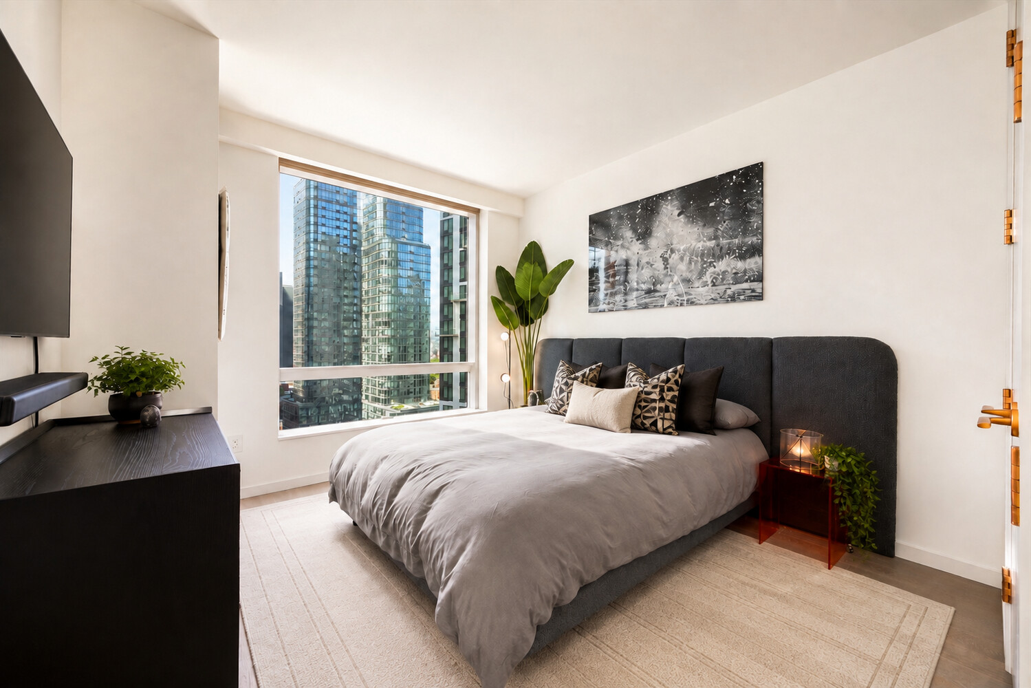 1 CITY Point 16D