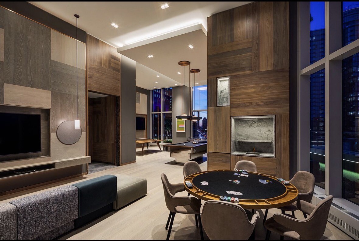 1 CITY Point 16D
