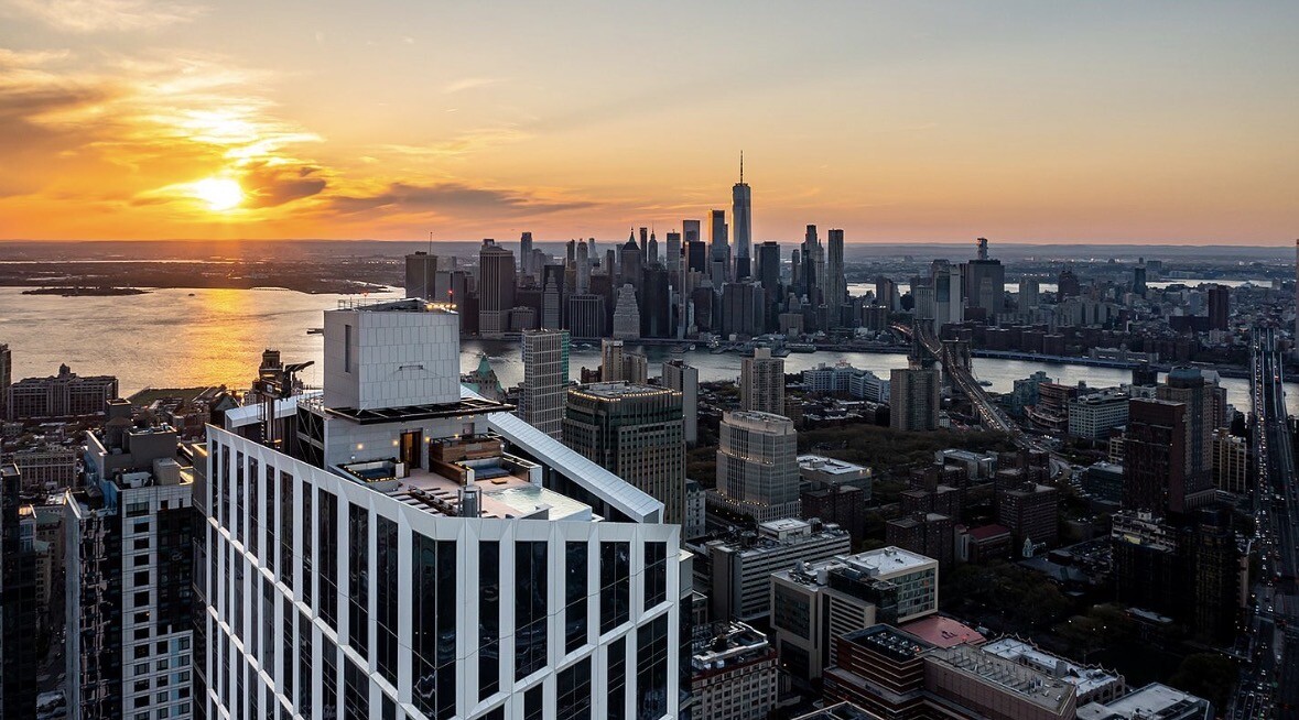 1 CITY Point 16D