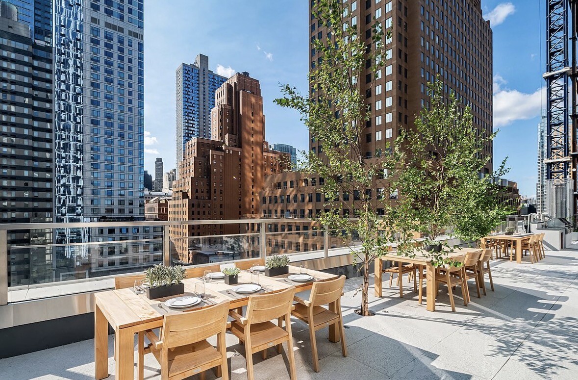 1 CITY Point 16D