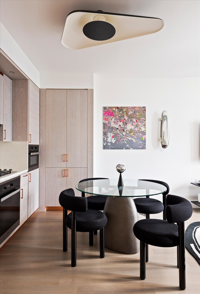 1 CITY Point 16D