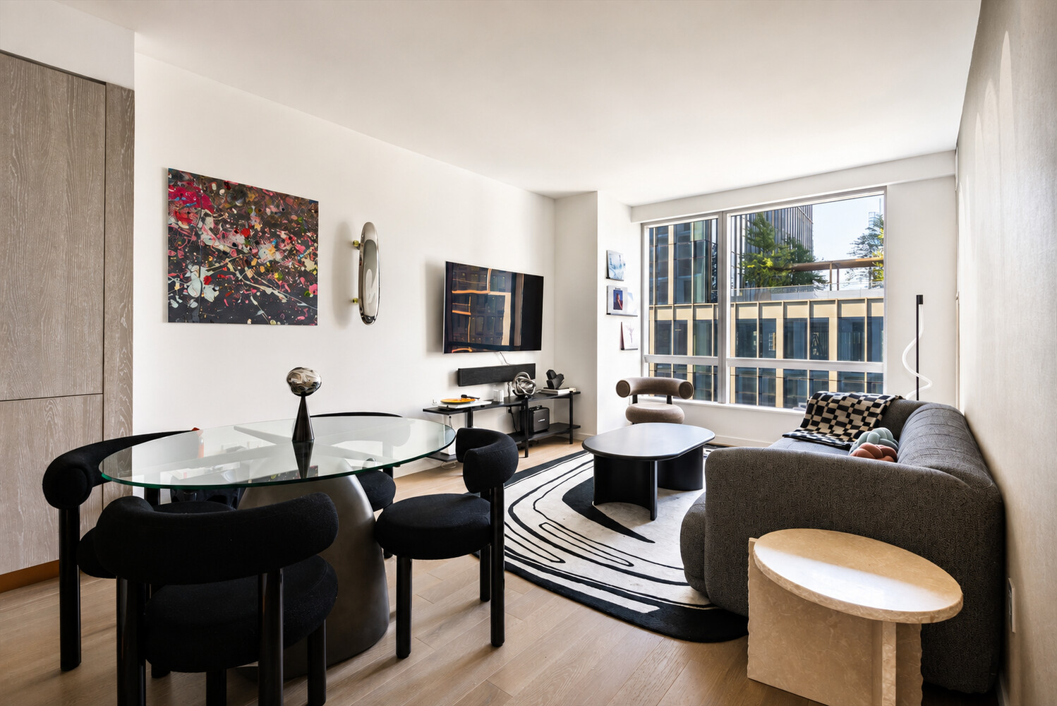 1 CITY Point 16D