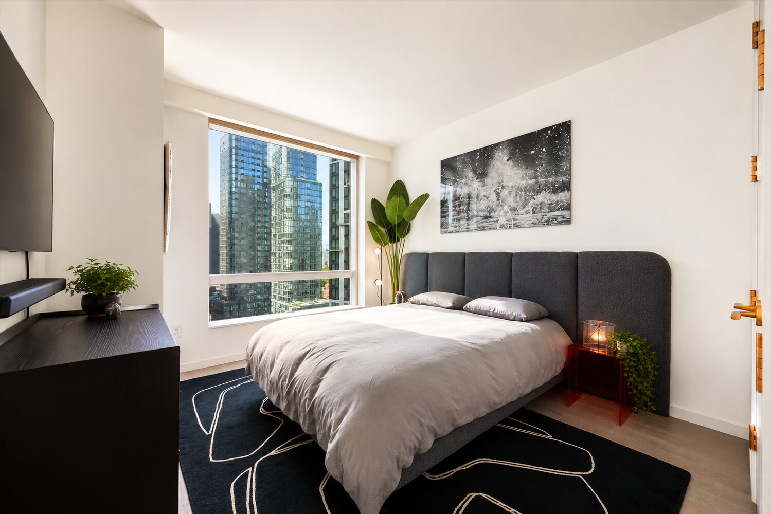 1 CITY Point 16D