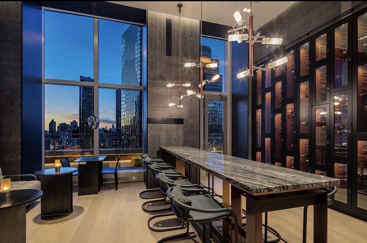 1 CITY Point 16D