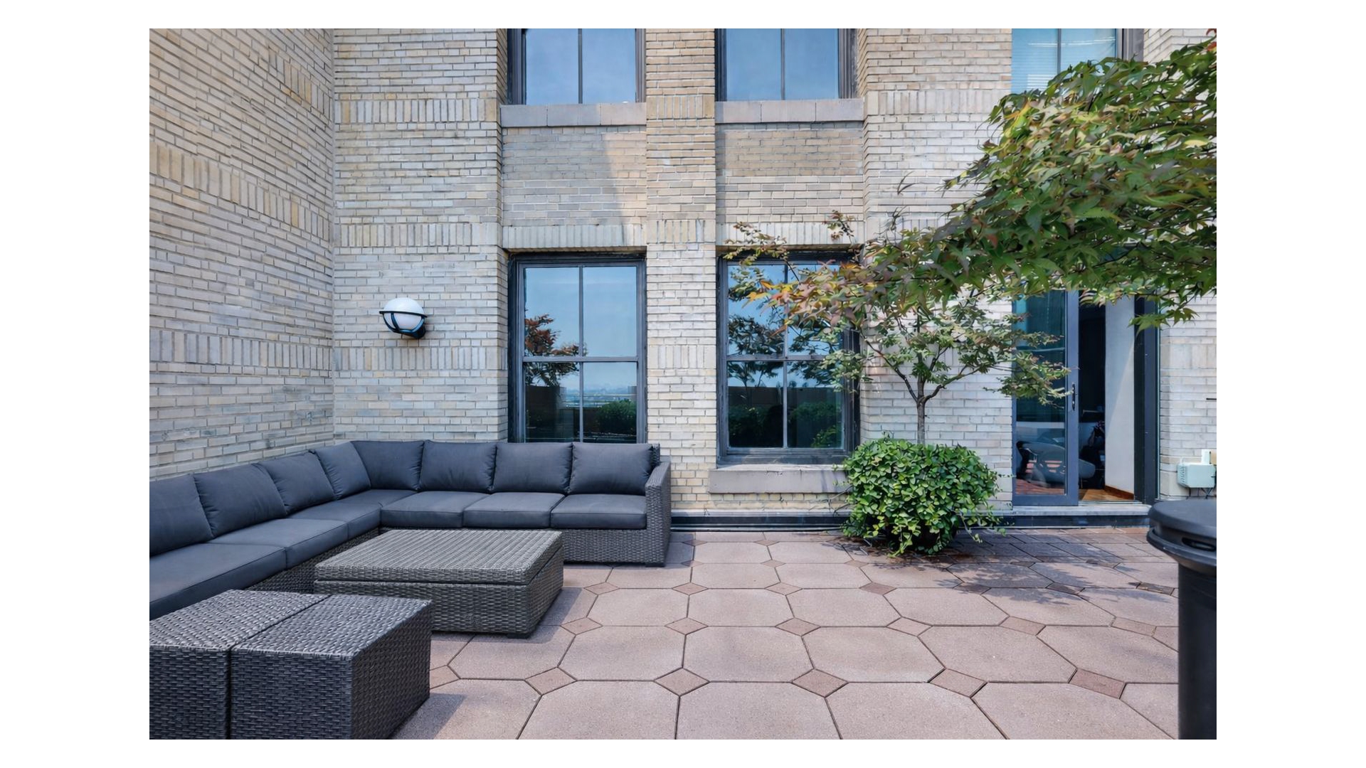 1 HANSON Place 18L