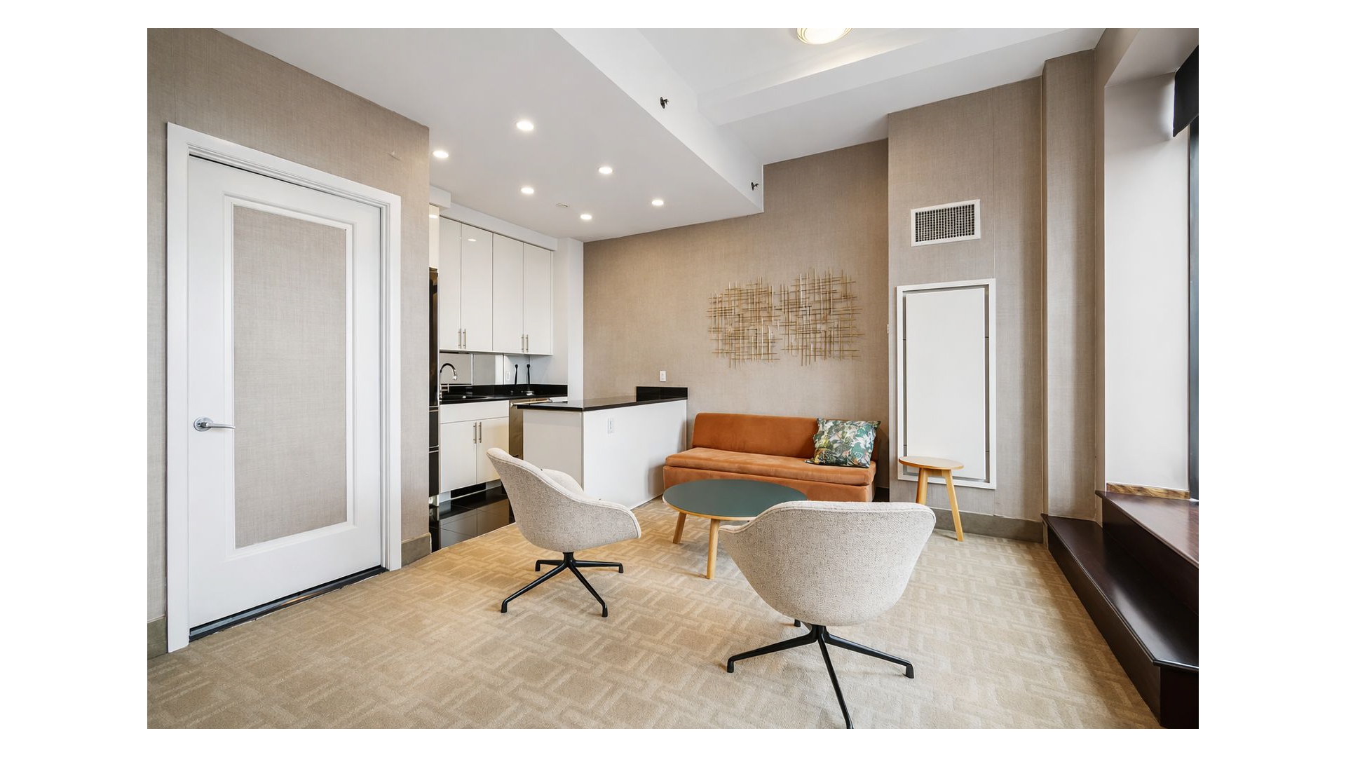 1 HANSON Place 18L