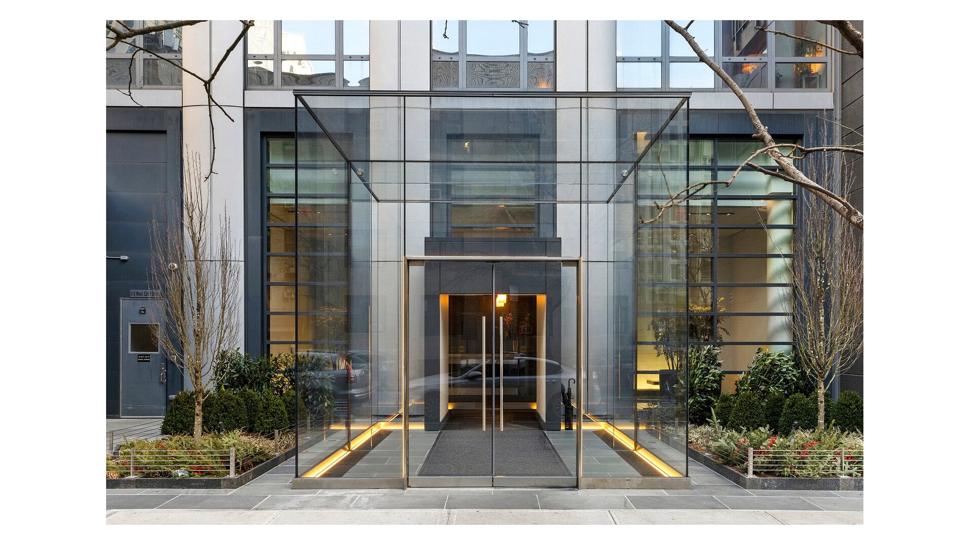310 W 52ND Street 17A
