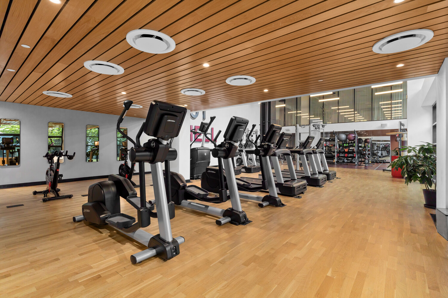 547 W 47TH Street 811