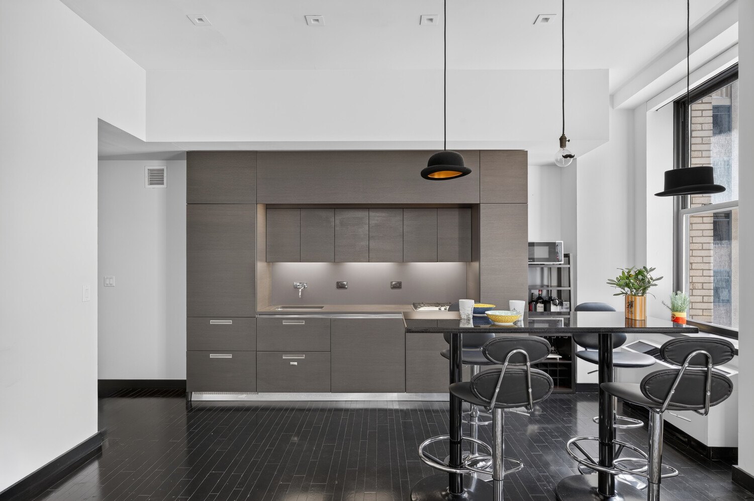 20 PINE Street 907/908