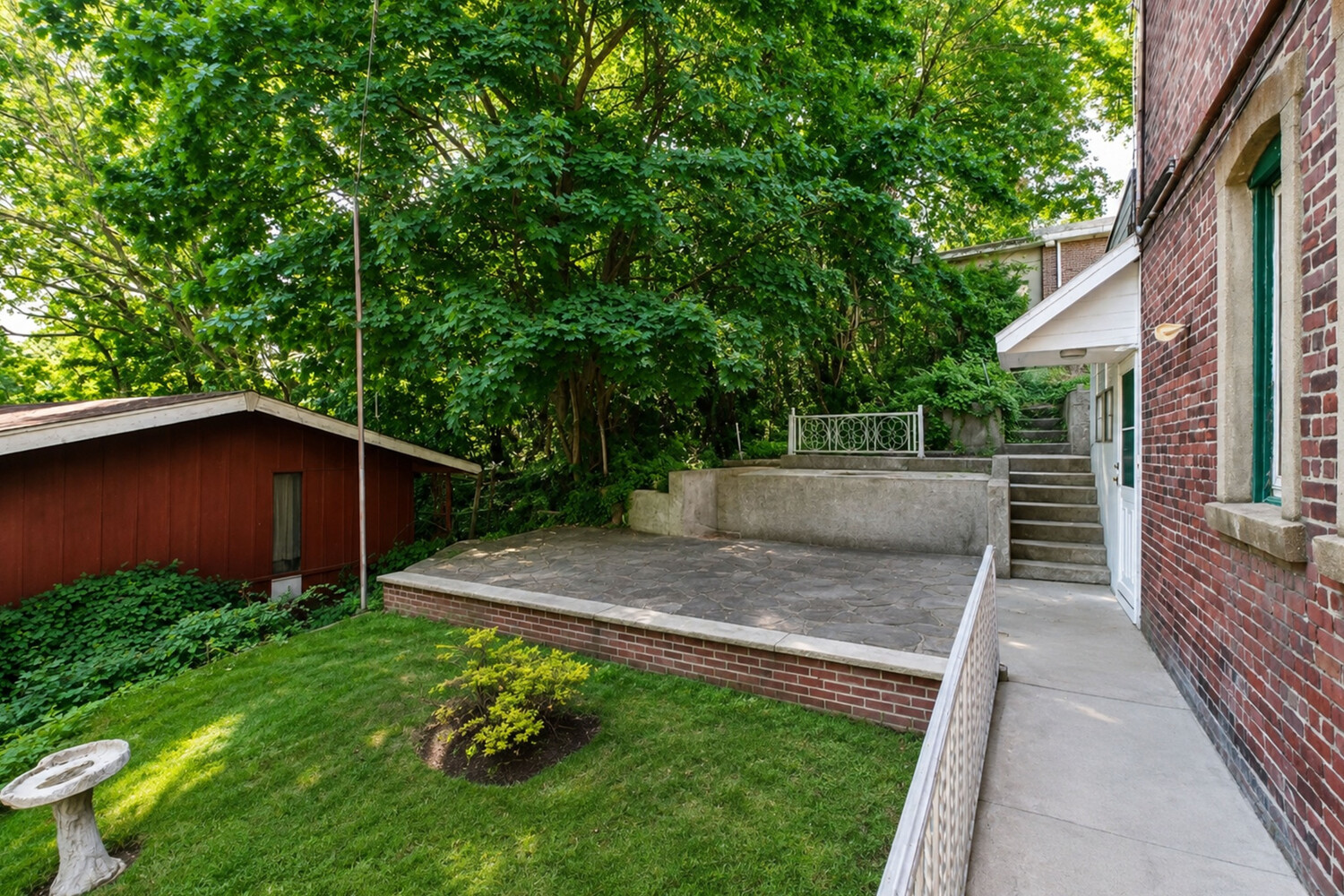 180 STANLEY Avenue