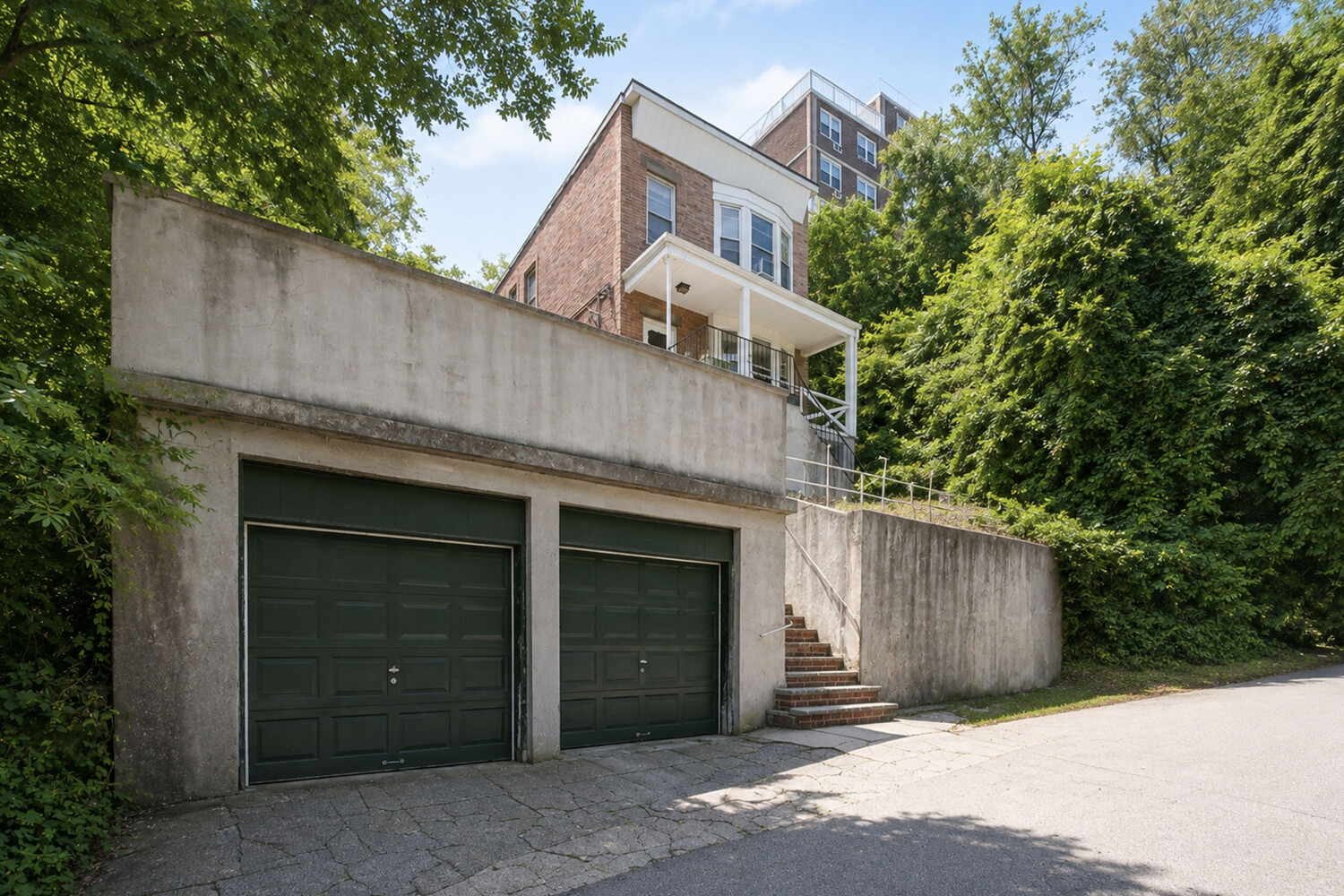 180 STANLEY Avenue
