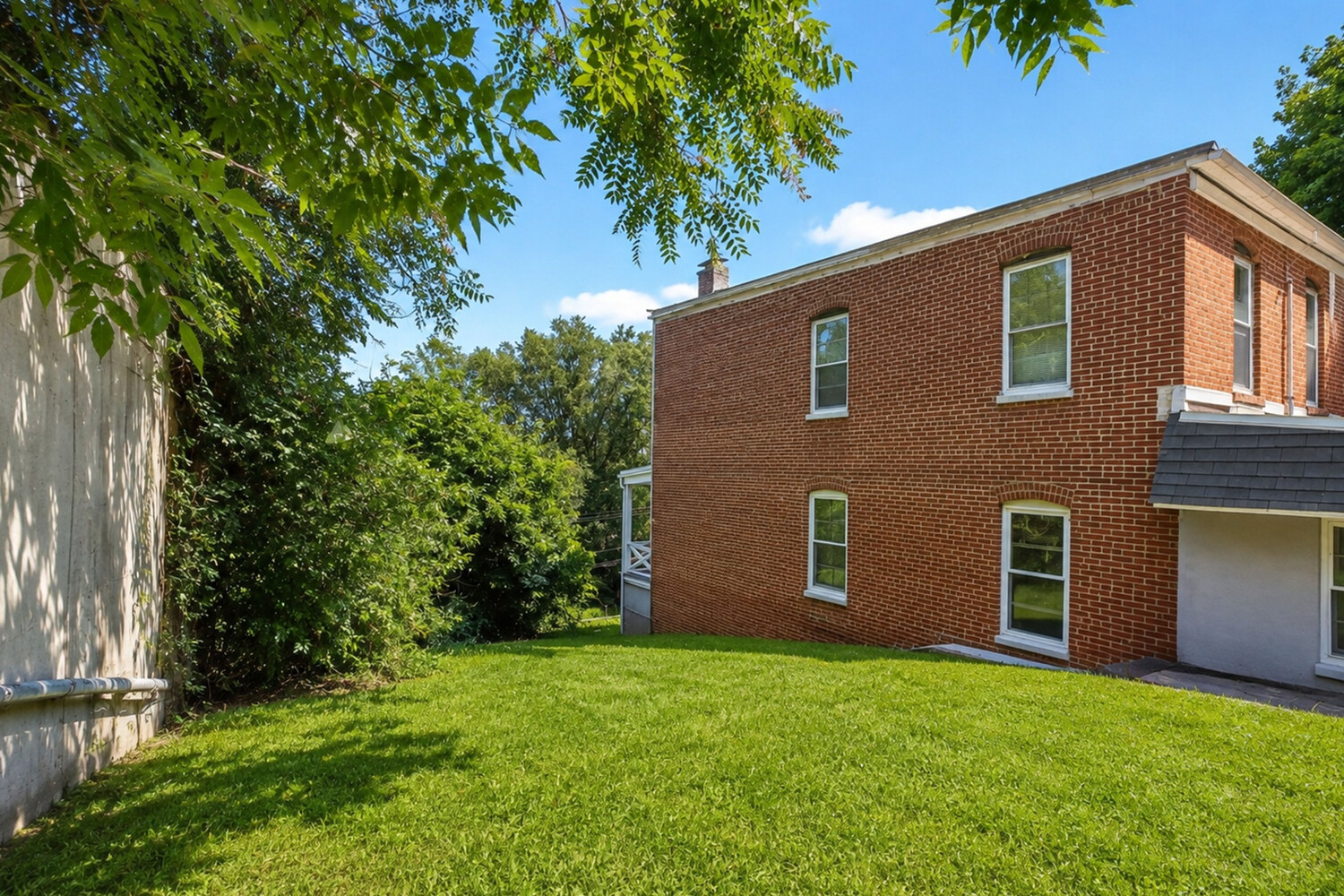 180 STANLEY Avenue