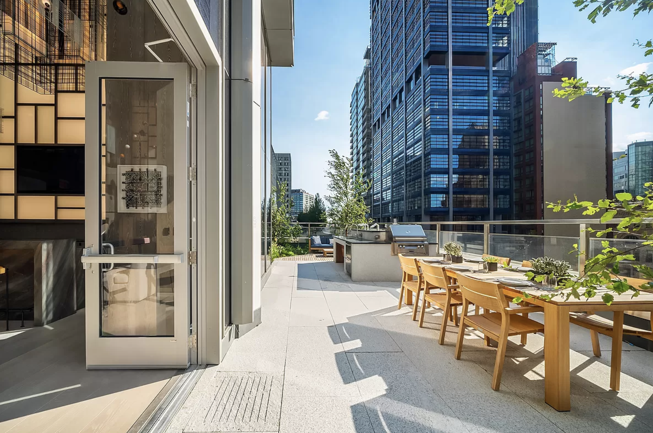 1 City Point 45J