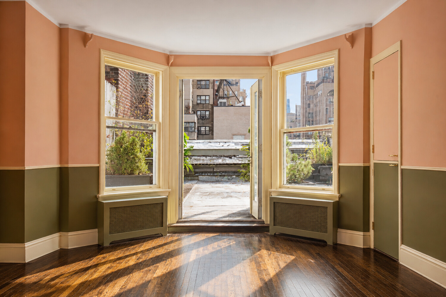 21 E 81ST Street