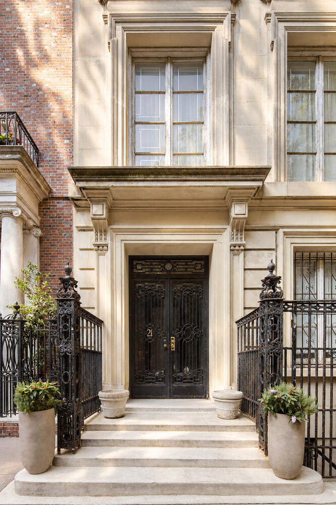 21 E 81ST Street
