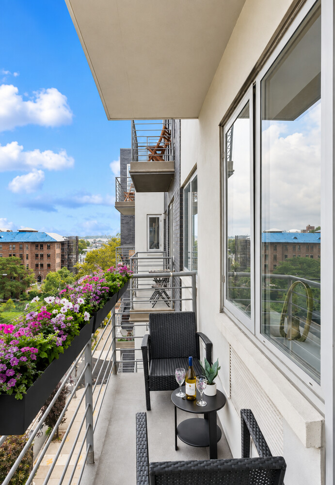 100 MASPETH Avenue 4F