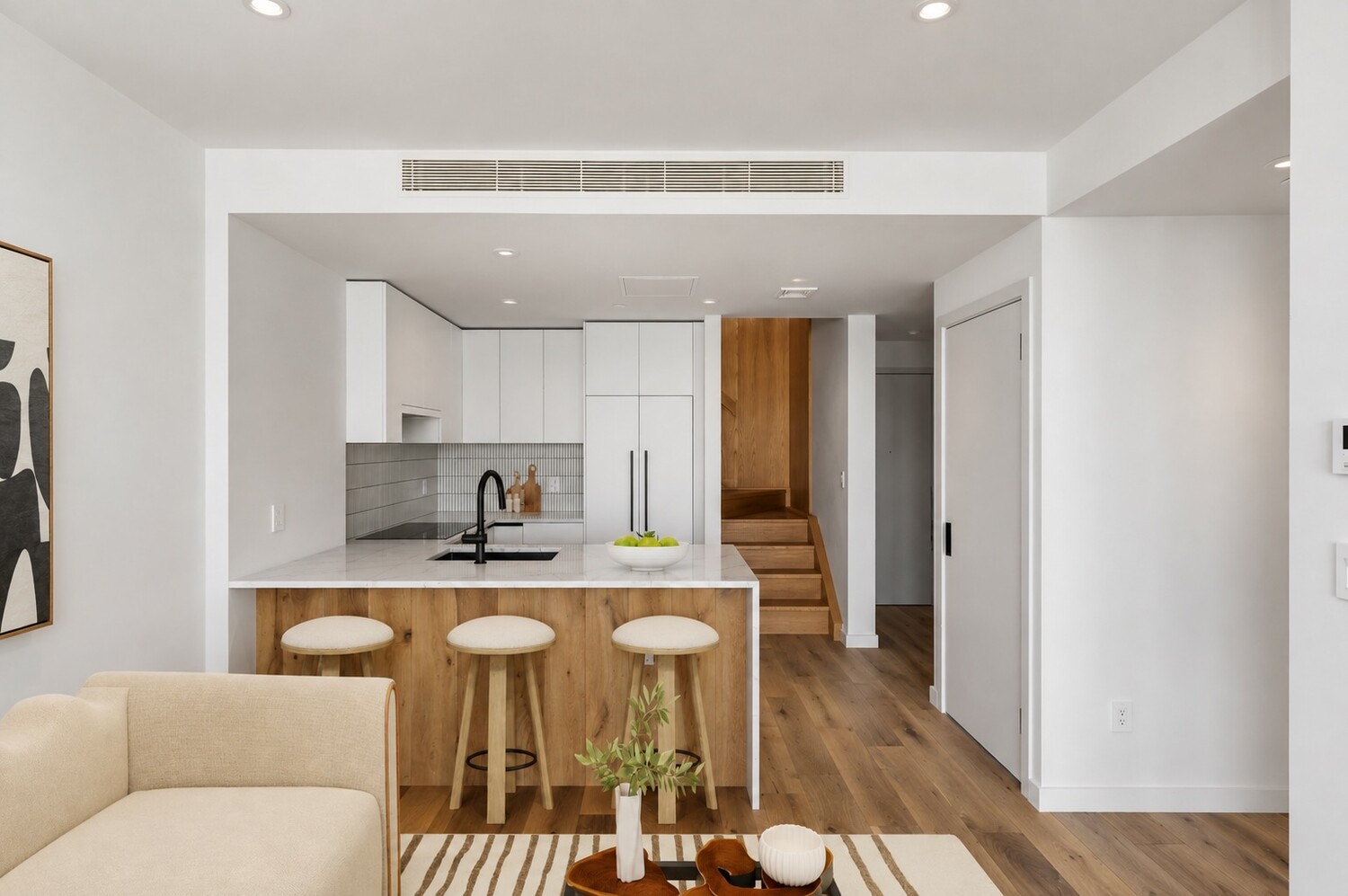 74 DIAMOND Street 3B