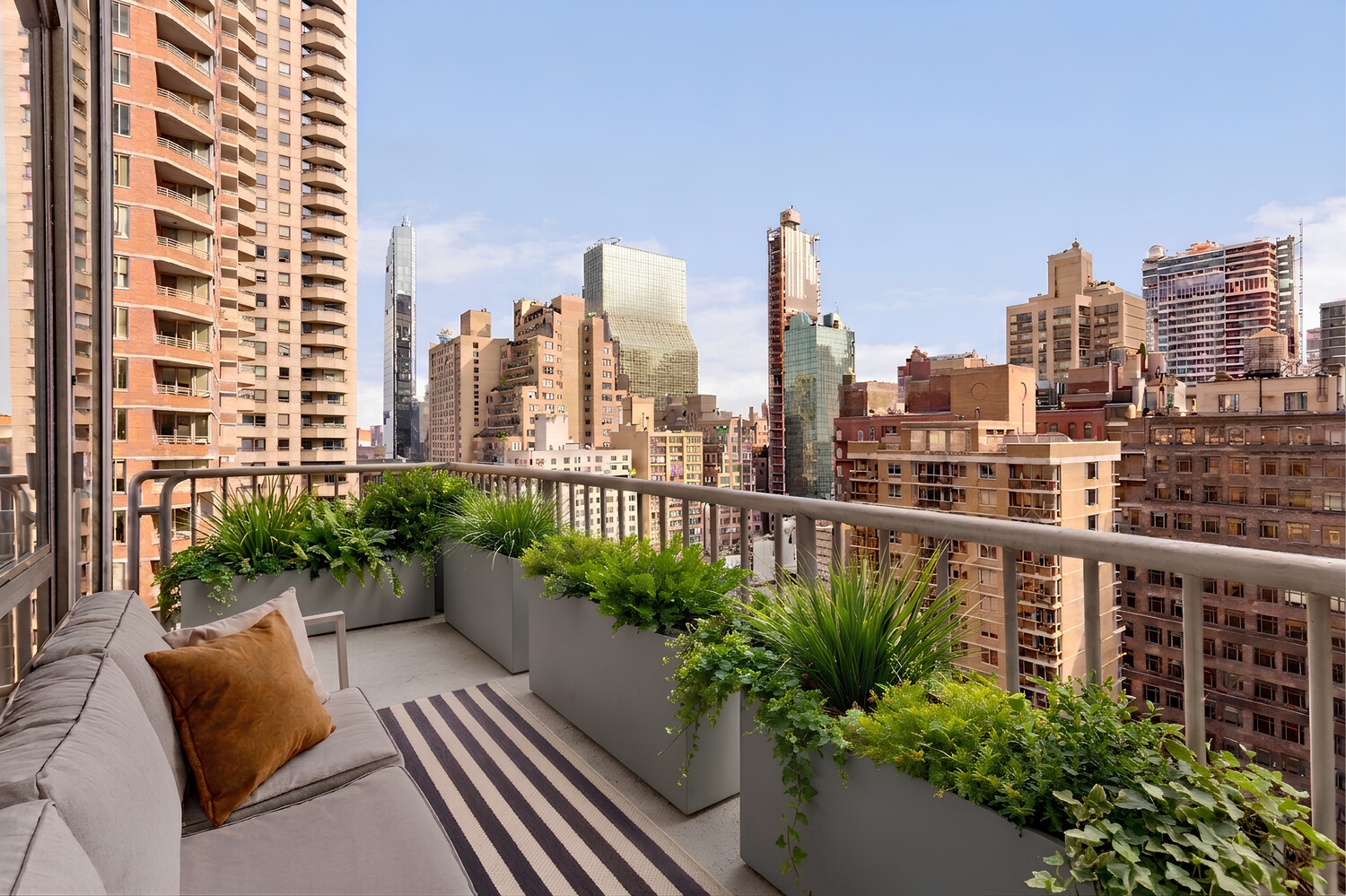 216 E 47TH Street 22B