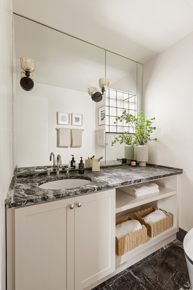216 E 47TH Street 22B