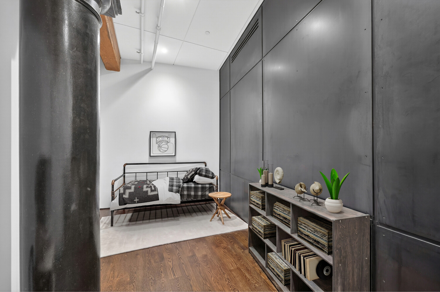 44 LAIGHT Street 1B