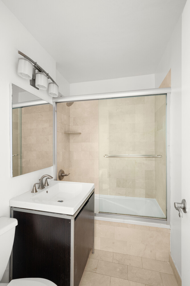 2 TUDOR CITY Place 5DS