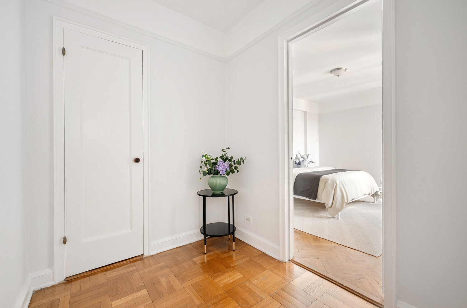 160 CABRINI Boulevard APT127