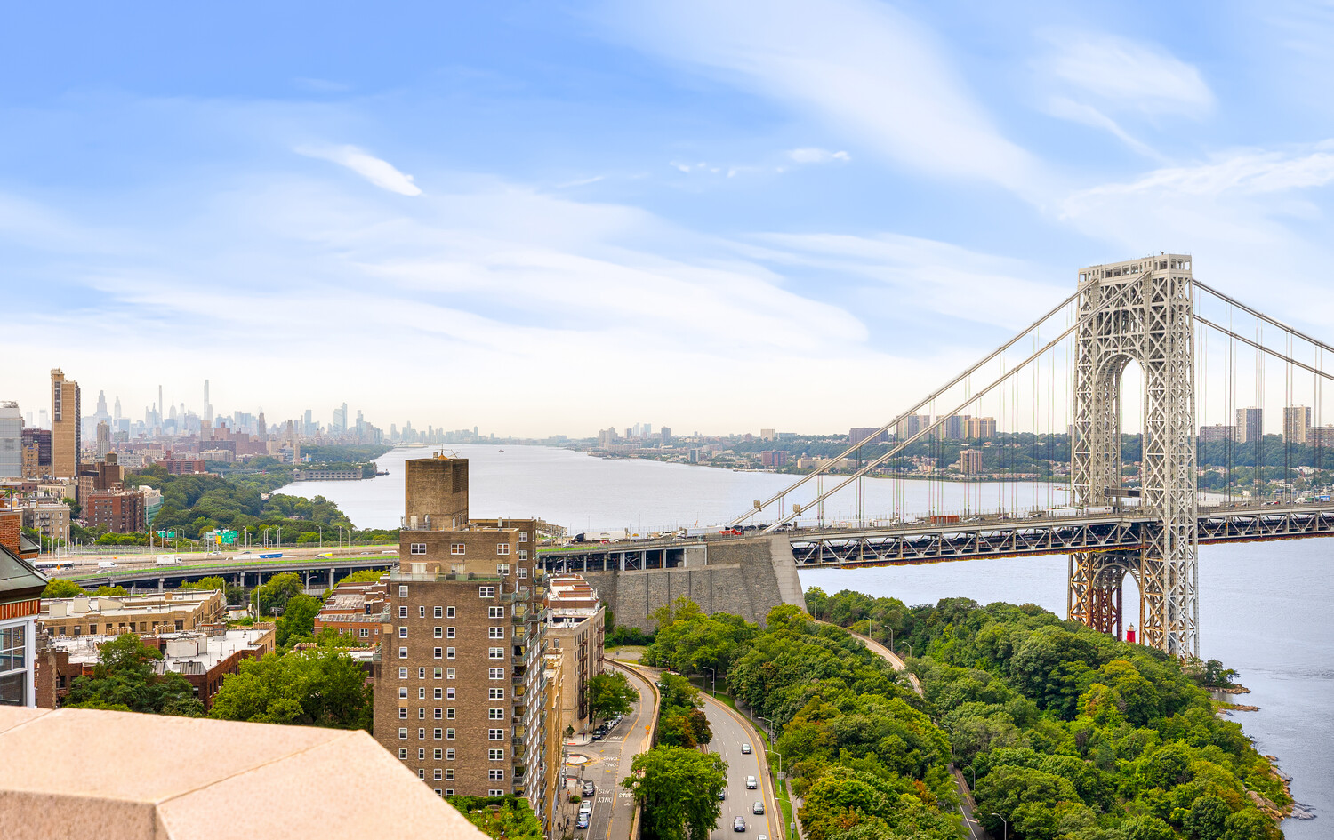 160 CABRINI Boulevard APT127