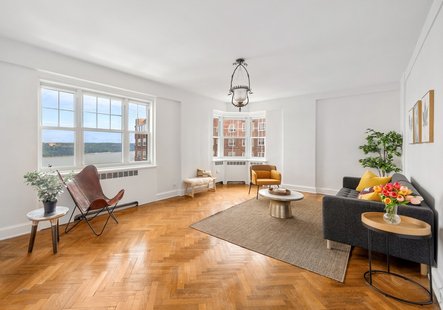 160 CABRINI Boulevard APT127